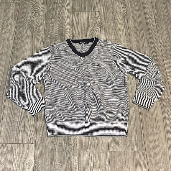 V-neck sweater - Picture 1 of 1